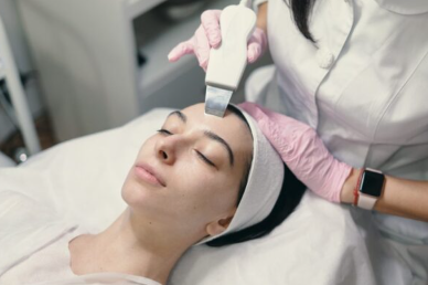 Ultrasonic Skin Device vs. Traditional Facial Cleansing Methods