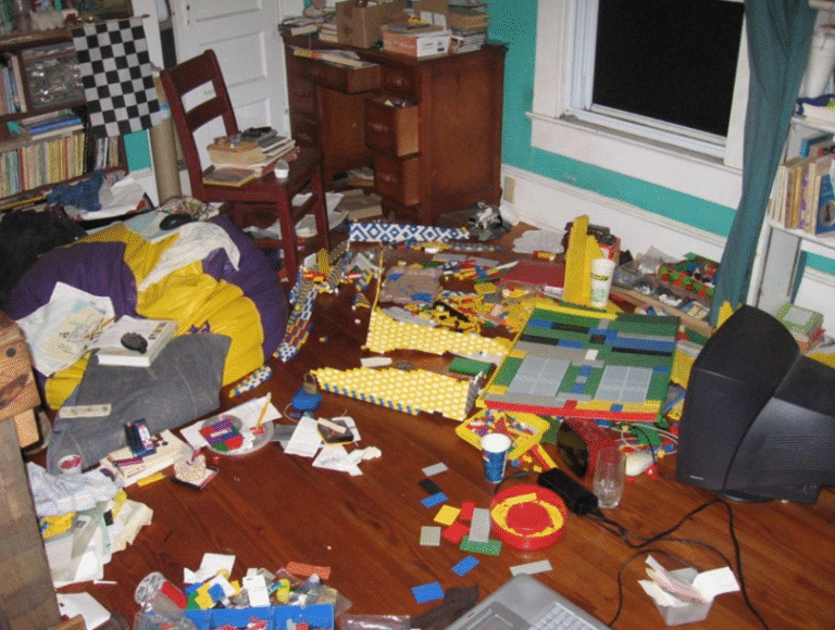 10 Smart Tricks for Cleaning Up a Messy Room Quickly